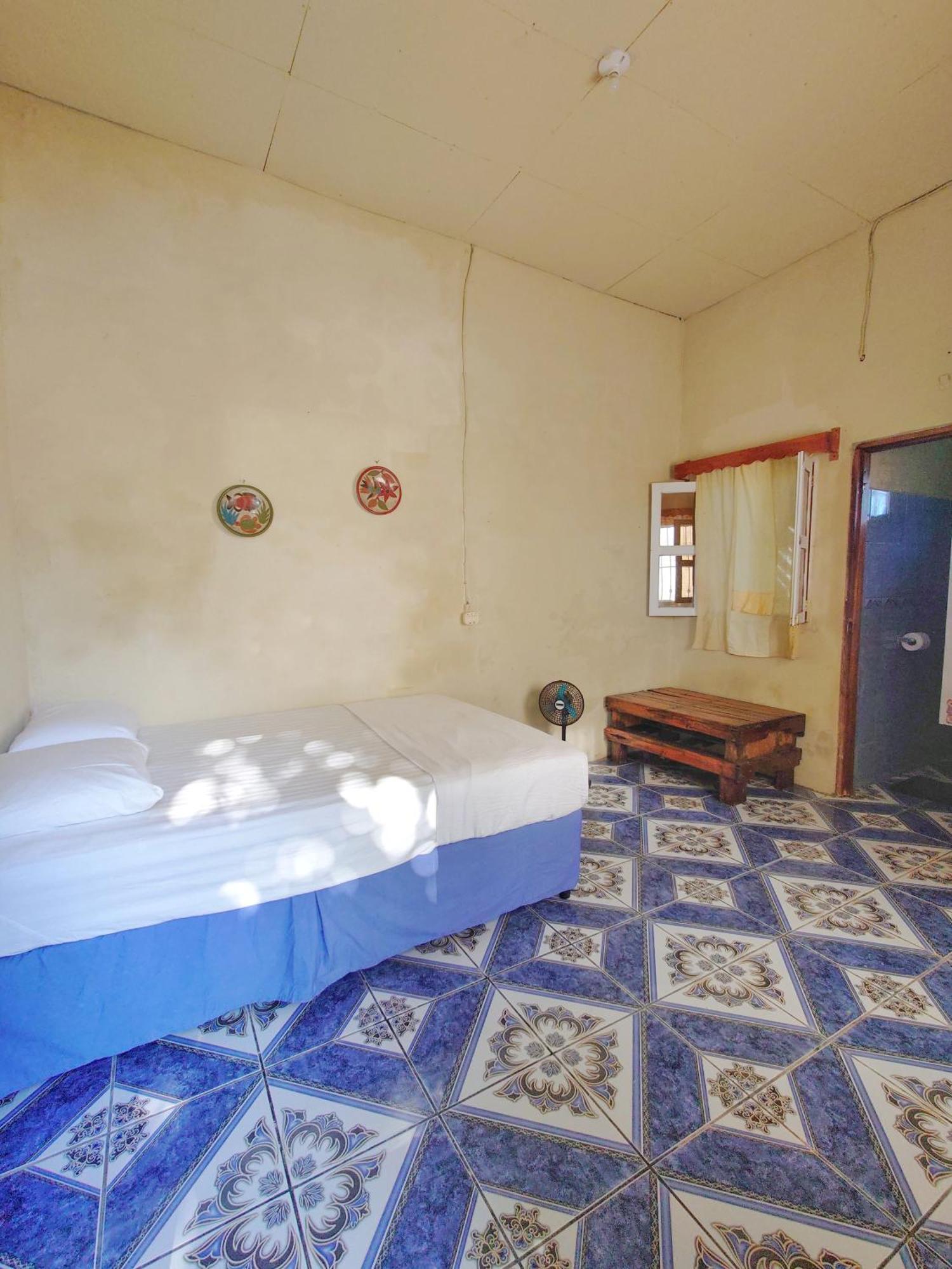 Monkey House Hostel Tola Exterior photo